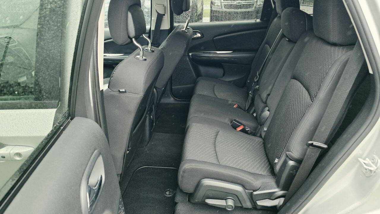 Used 2012 Dodge Journey SXT w/ Popular Equipment Group FWD image 11