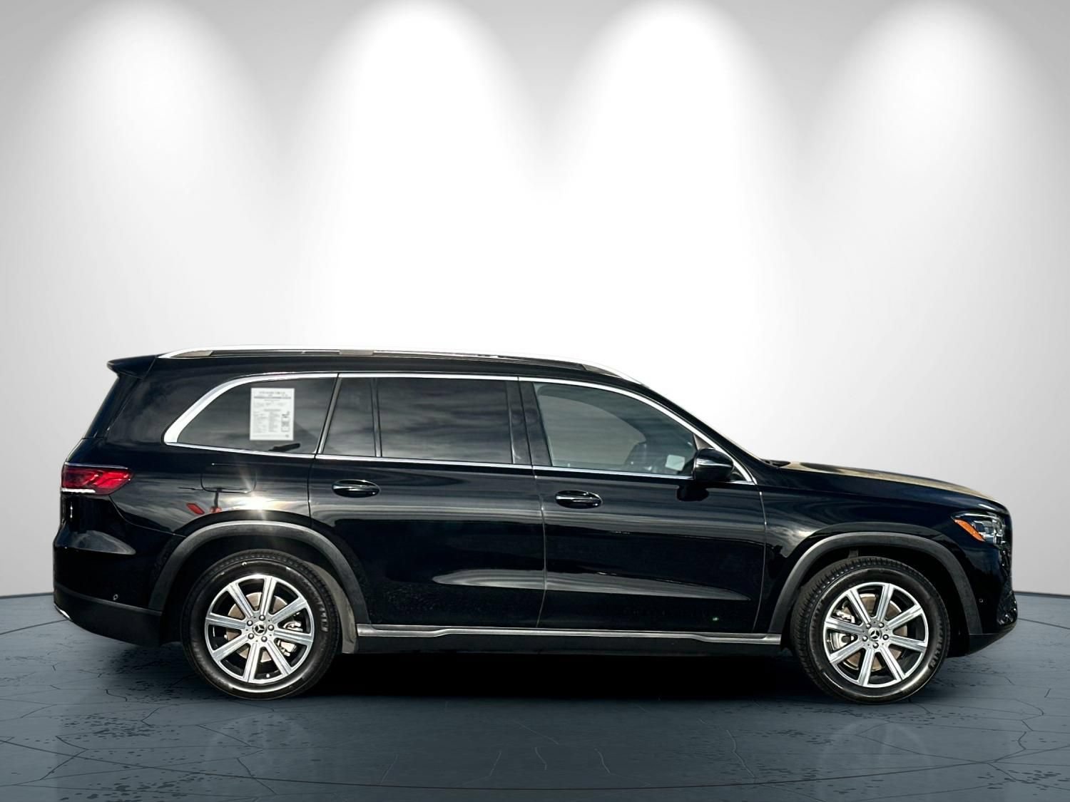 Used 2020 Mercedes-Benz GLS 450 4MATIC image 3