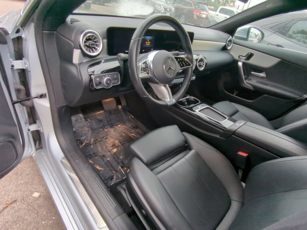 Used 2025 Mercedes-Benz CLA 250 4MATIC image 7