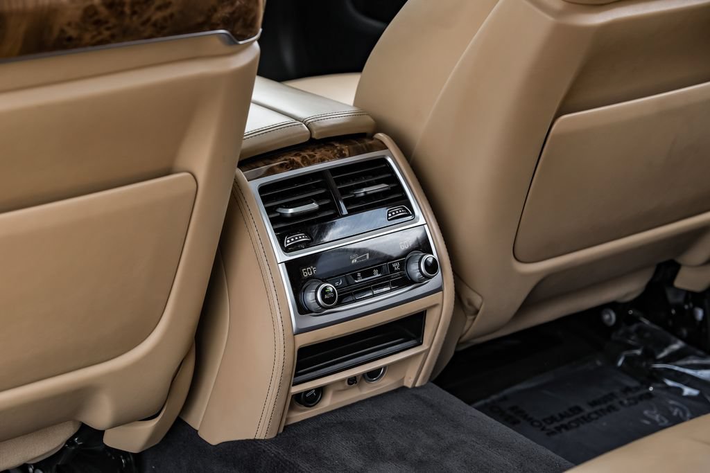 Used 2019 BMW 750i xDrive w/ M Sport Package AWD/4WD image 44