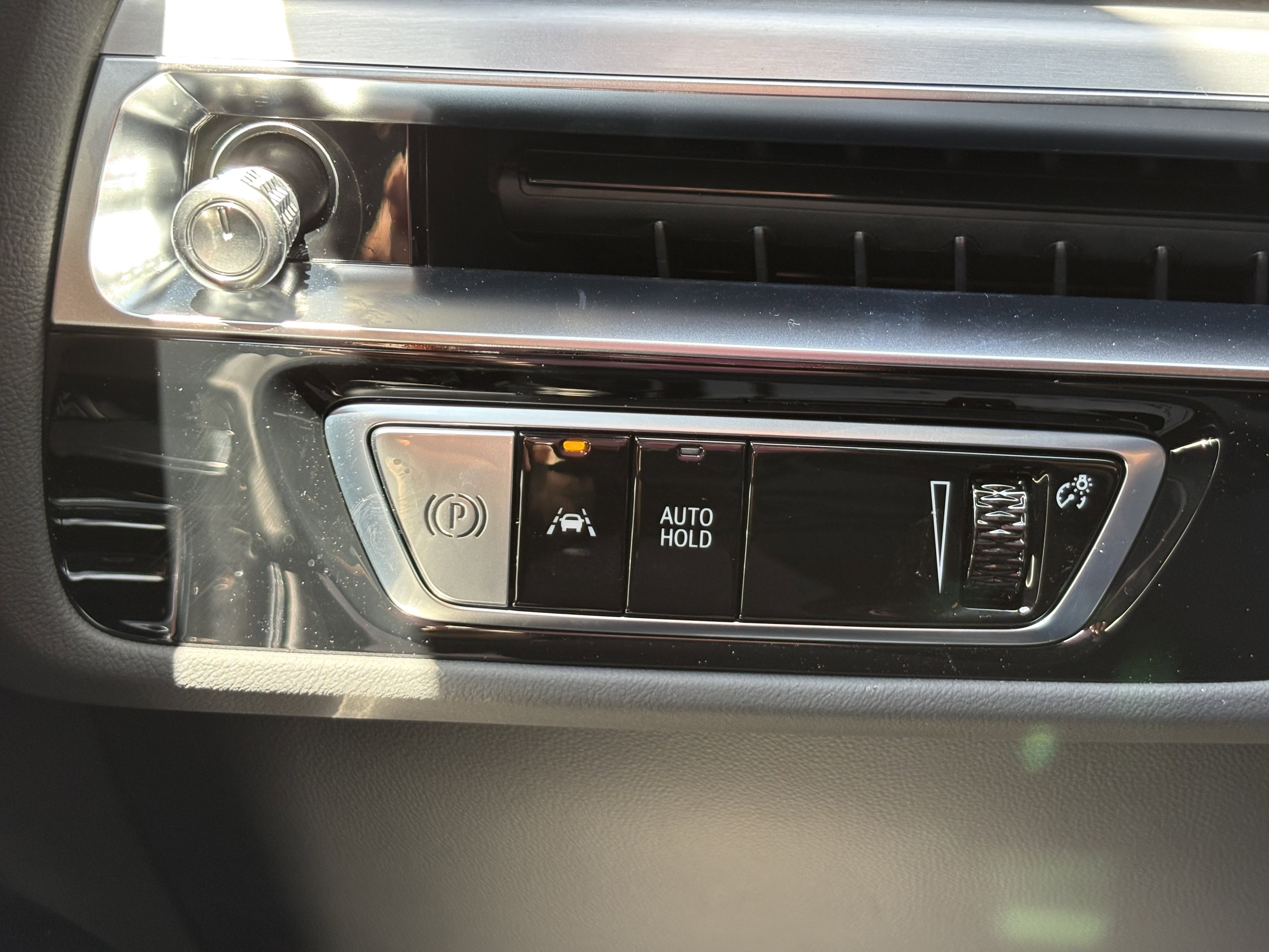 New 2025 Cadillac Lyriq Luxury image 29