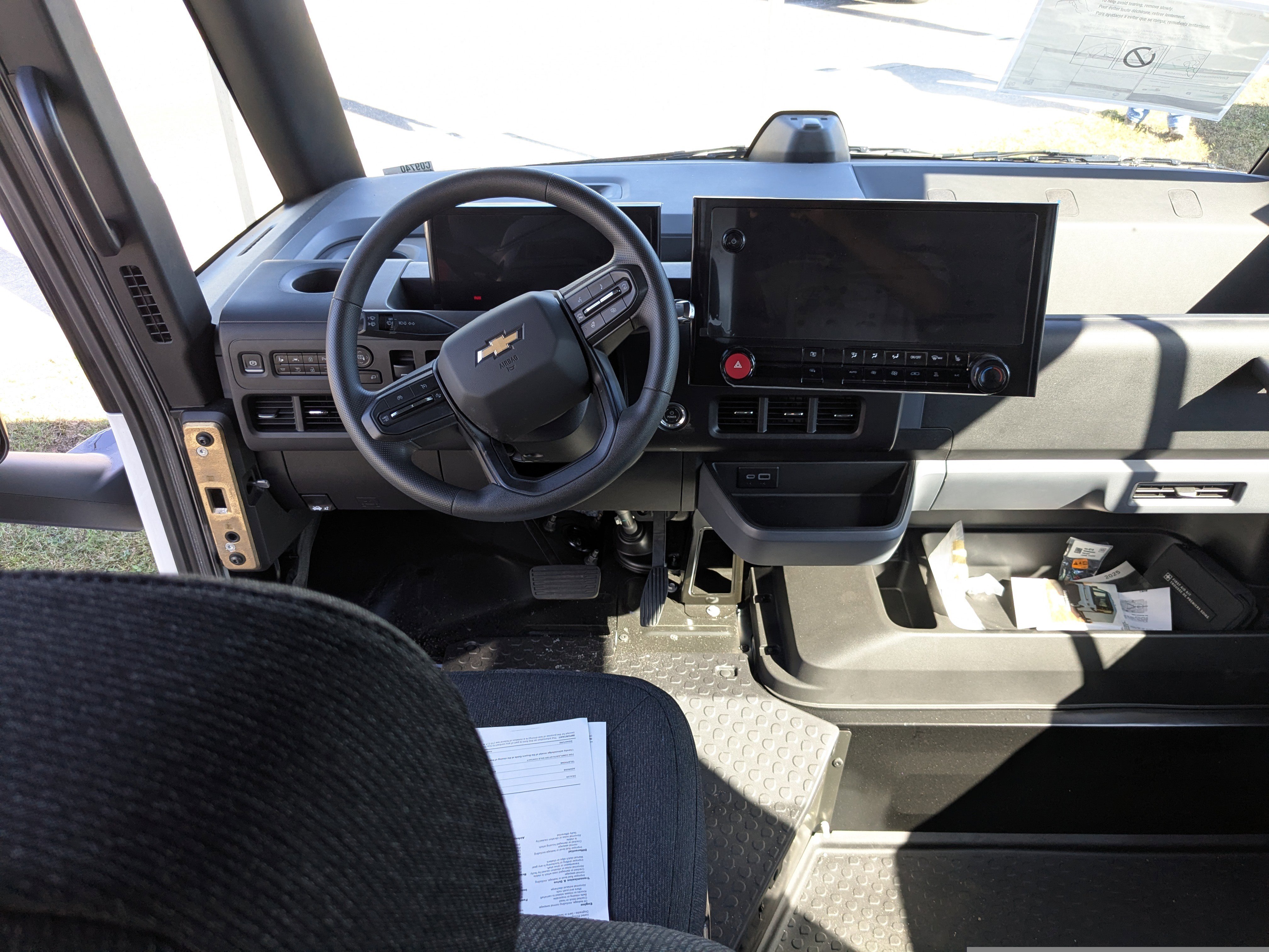 New 2025 Chevrolet Brightdrop 400 w/ Battery Pack, Max Range image 17