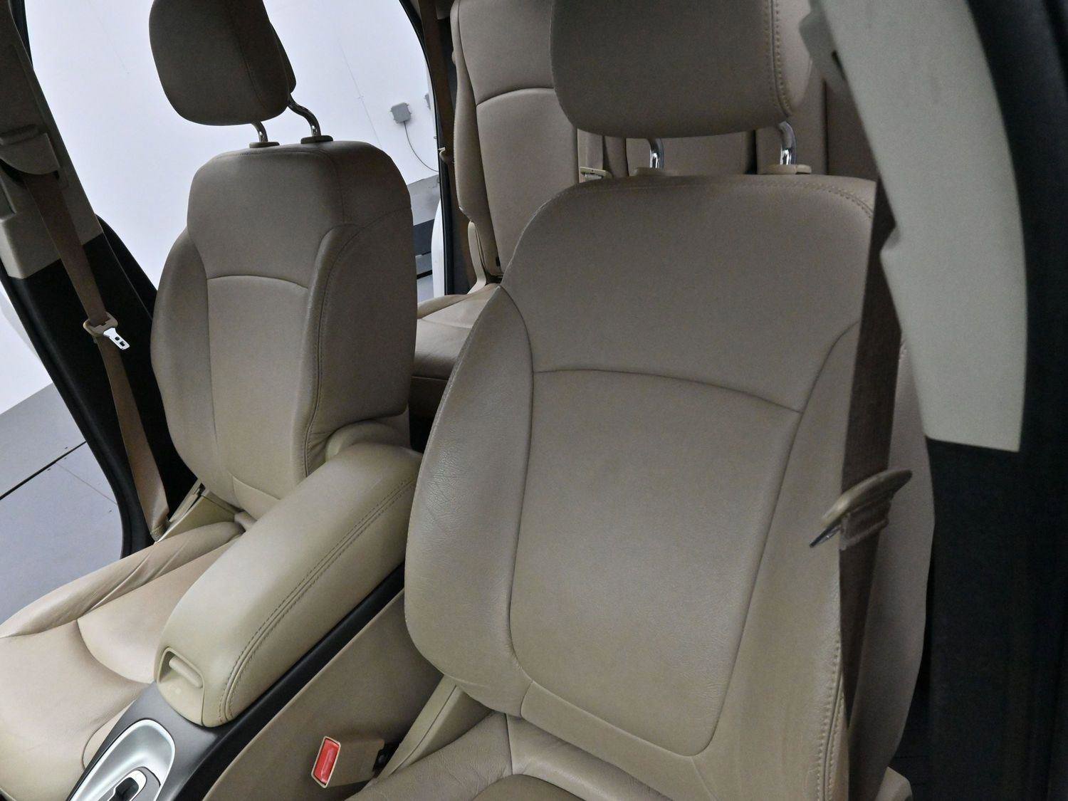 Used 2013 Dodge Journey SXT w/ Flexible Seating Group image 14