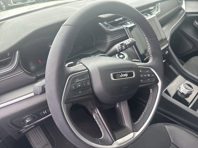 Used 2024 Jeep Grand Cherokee L Altitude image 25