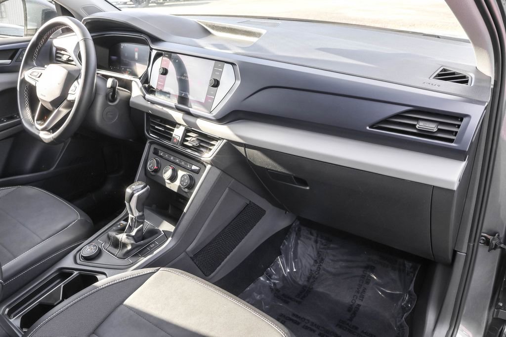 Certified 2022 Volkswagen Taos SE image 35