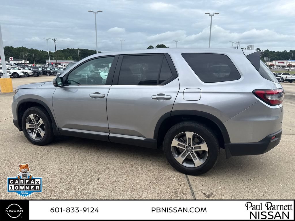 Used 2025 Honda Pilot EX-L image 10