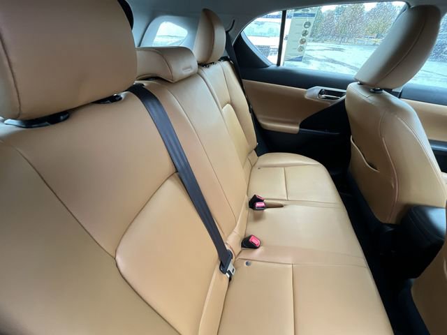 Used 2011 Lexus CT 200h image 30