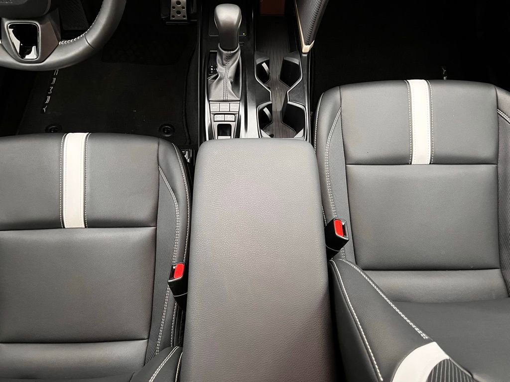 Used 2025 Toyota Camry SE image 24