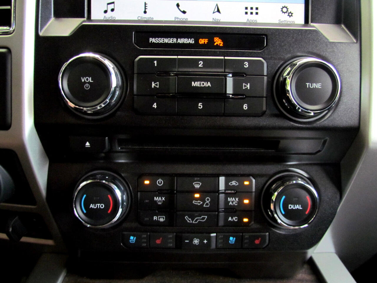 Used 2018 Ford F150 Lariat w/ Trailer Tow Package image 36