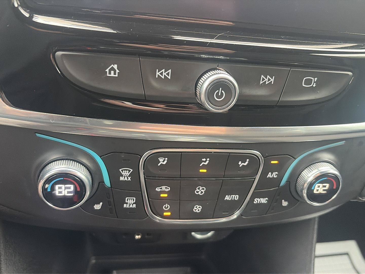 Used 2023 Chevrolet Traverse LT AWD/4WD image 21
