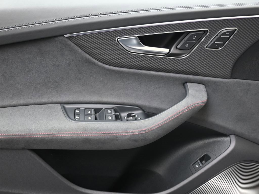 Used 2025 Audi RS Q8 performance w/ RS Design Package - Red image 21