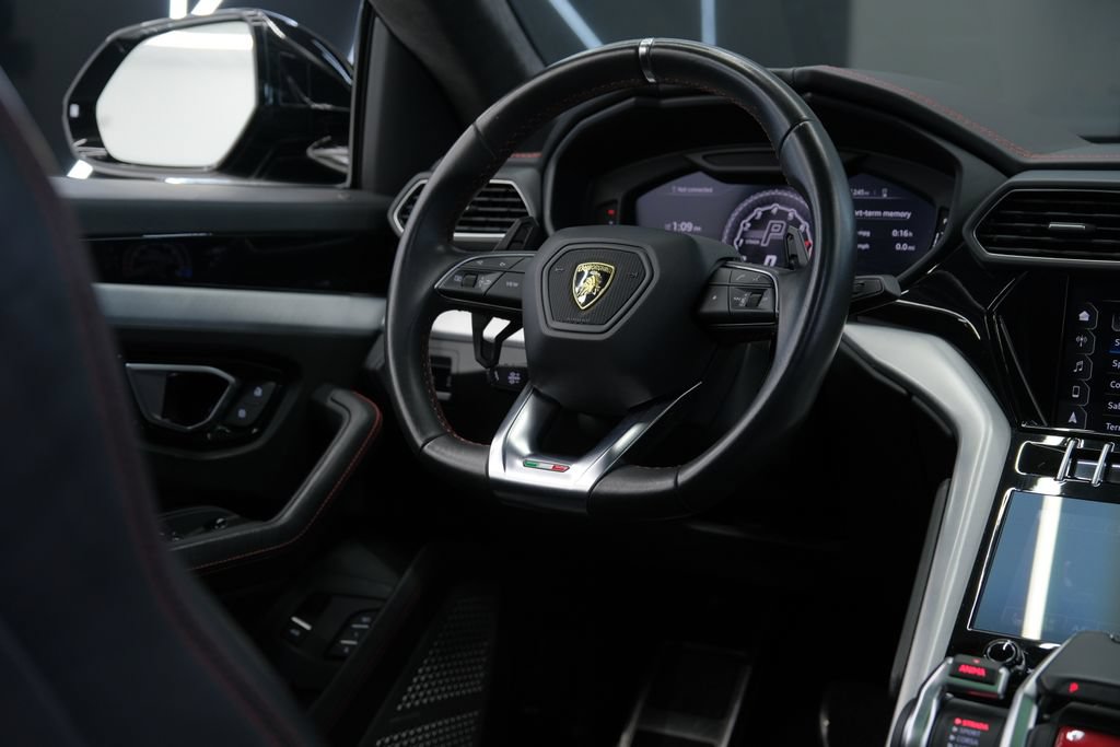 Used 2021 Lamborghini Urus AWD/4WD image 61