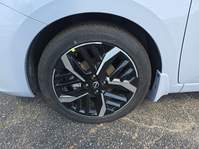 New 2025 Nissan Versa SR w/ Trunk Package image 12