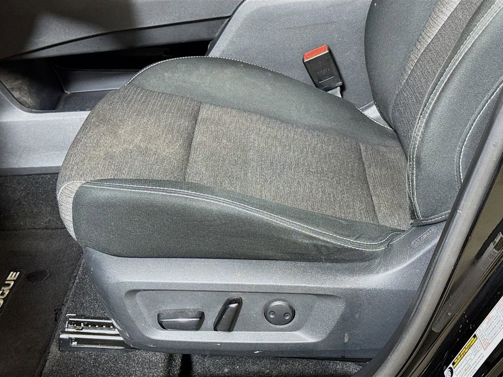Used 2021 Nissan Rogue SV FWD image 16
