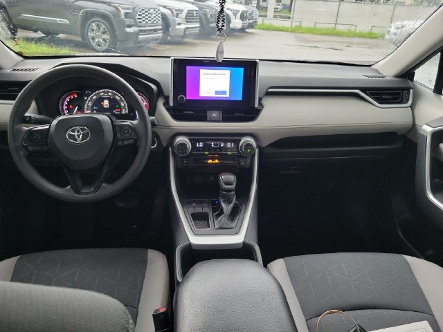 Used 2024 Toyota RAV4 XLE w/ Convenience Package FWD image 10