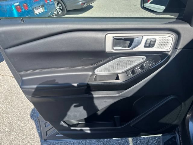 Used 2021 Ford Explorer Platinum w/ Equipment Group 601A AWD/4WD image 15