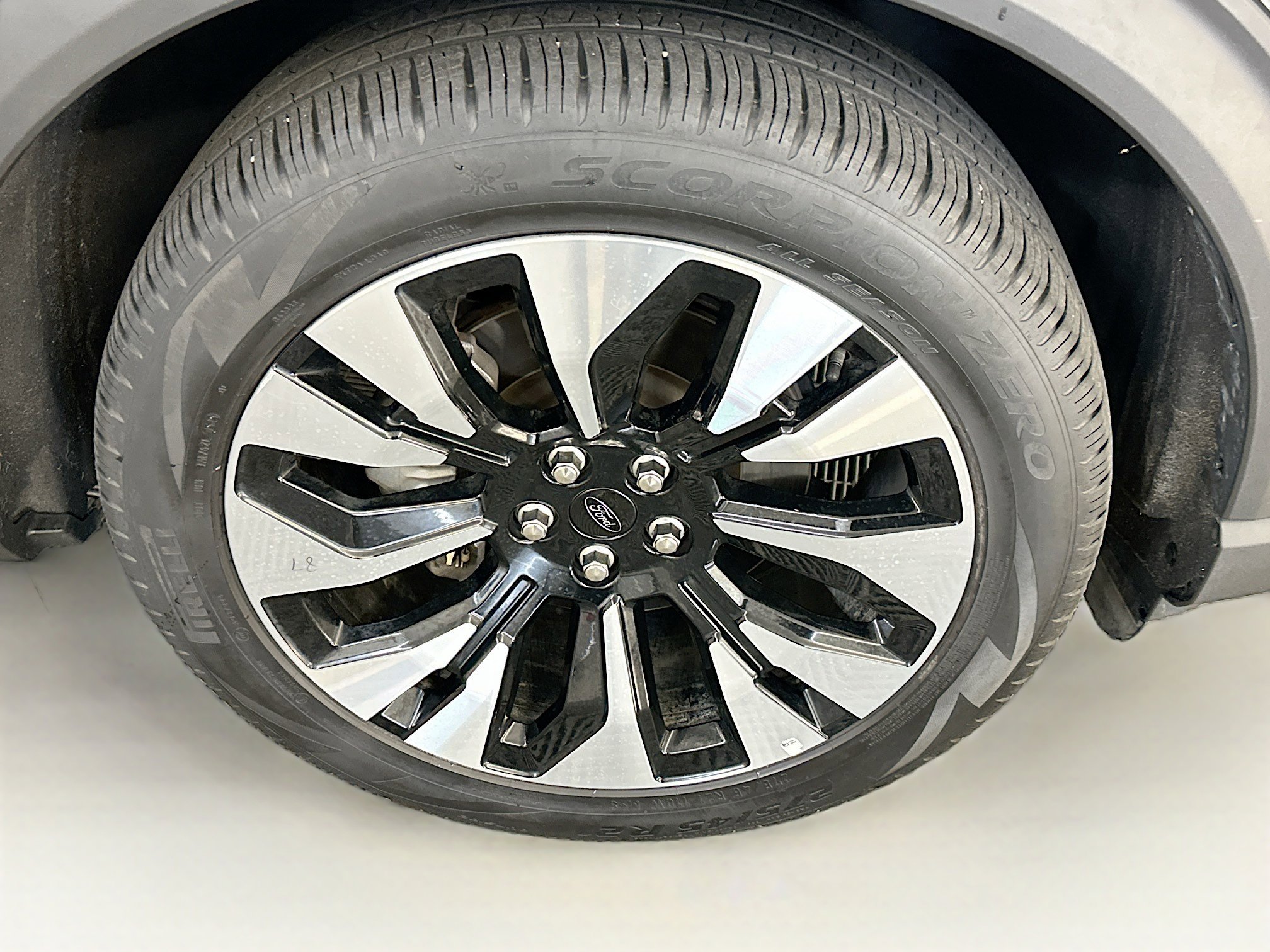 Used 2025 Ford Explorer Platinum w/ LUX Leather Package image 11