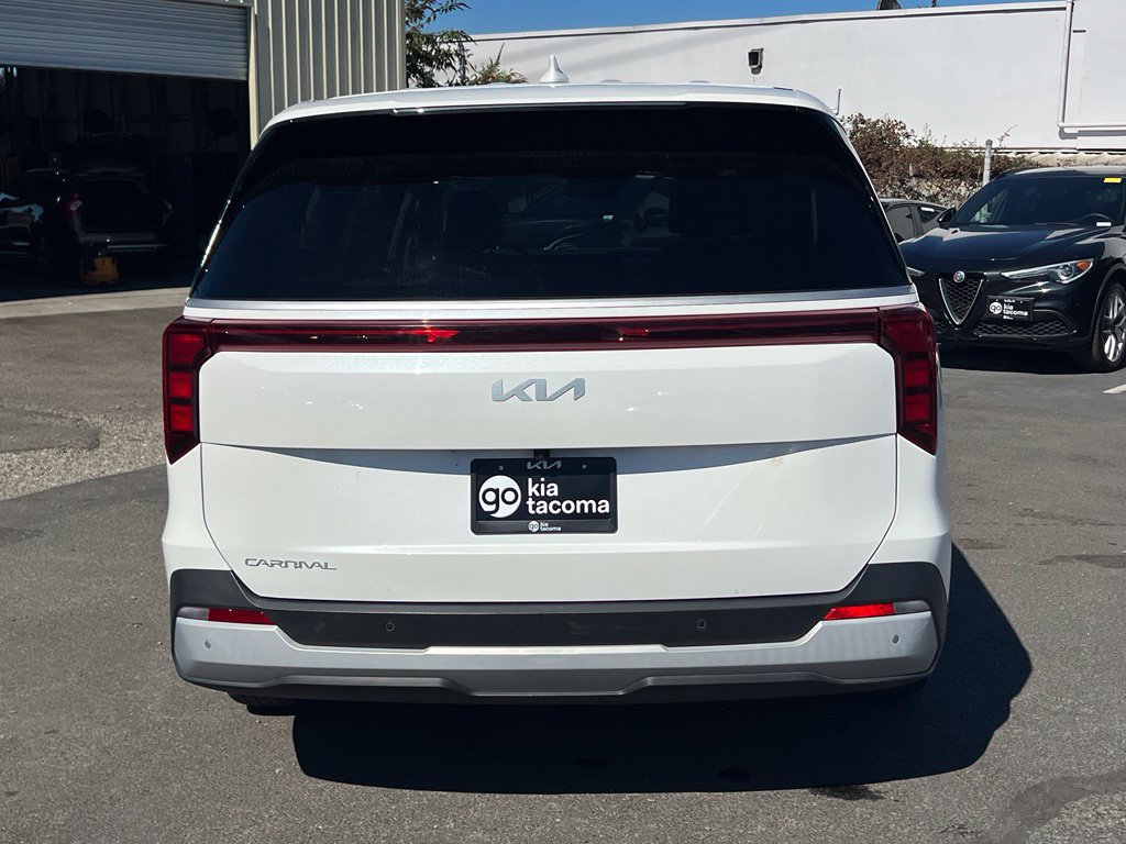 Used 2025 Kia Carnival FWD image 6