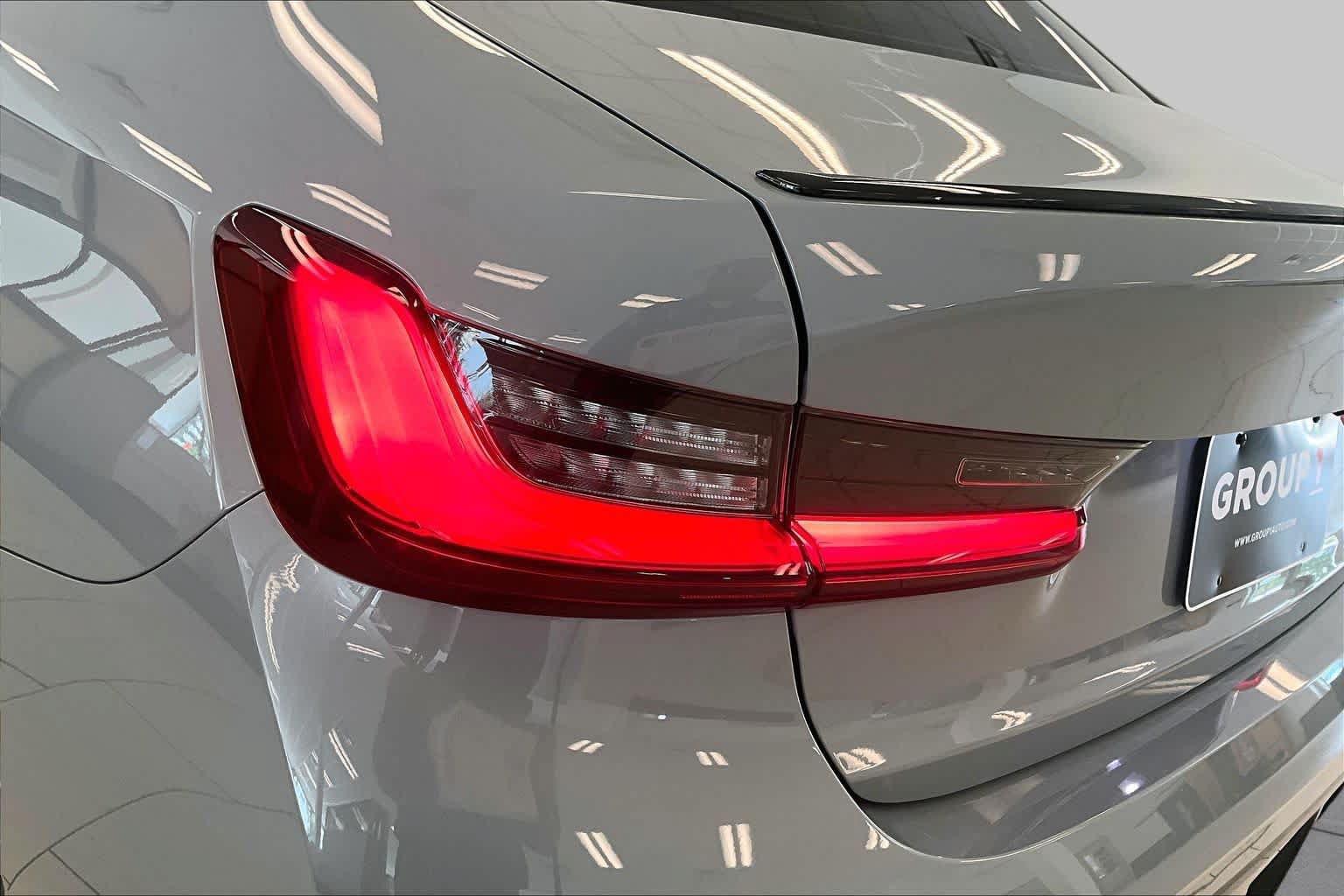 Used 2025 BMW 330i Sedan w/ M Sport Package RWD image 26
