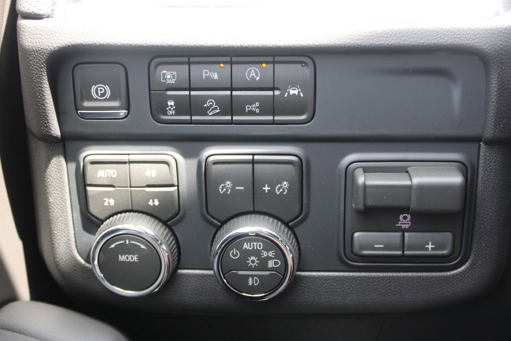 New 2026 Chevrolet Tahoe Premier w/ Sun And Tow Package AWD/4WD image 40