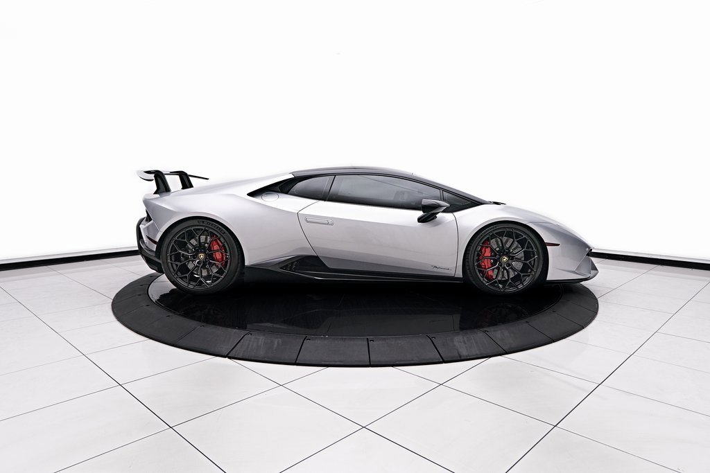 Used 2018 Lamborghini Huracan Performante image 17