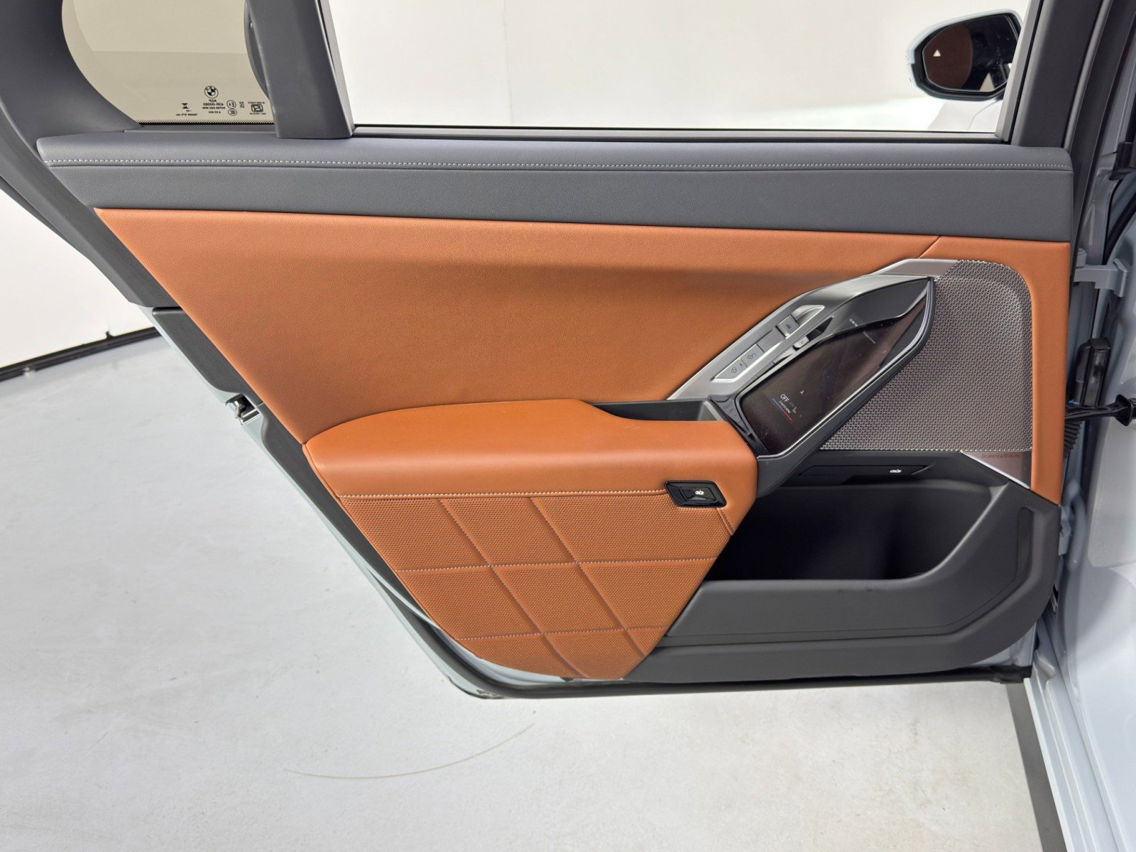 Used 2024 BMW i7 xDrive60 w/ Premium Package image 52