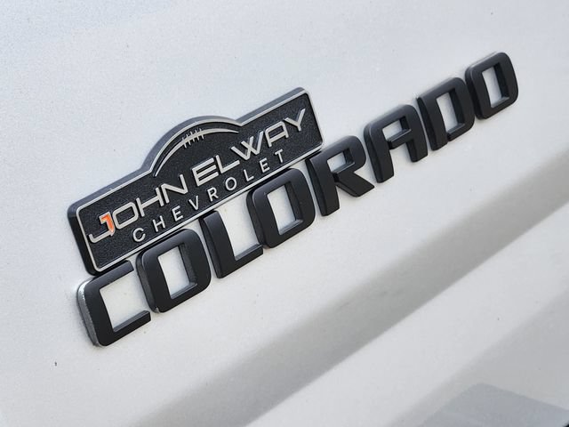 Used 2015 Chevrolet Colorado Z71 AWD/4WD image 12