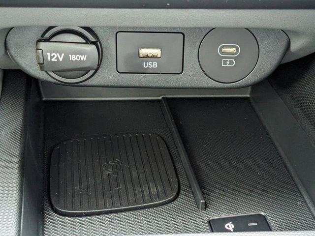 Certified 2025 Hyundai Elantra SEL FWD image 23