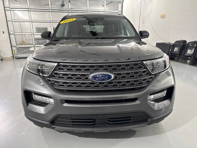 Used 2022 Ford Explorer XLT w/ Equipment Group 202A AWD/4WD image 2