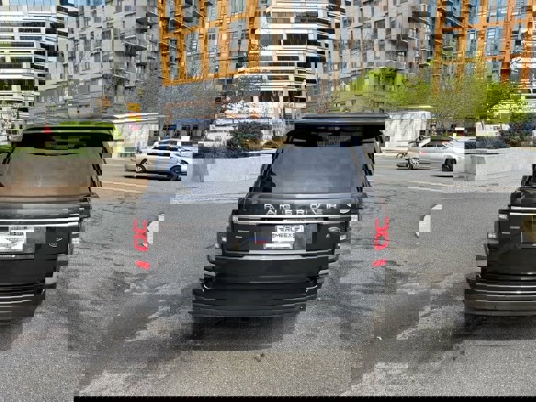 Used 2015 Land Rover Range Rover Autobiography image 9