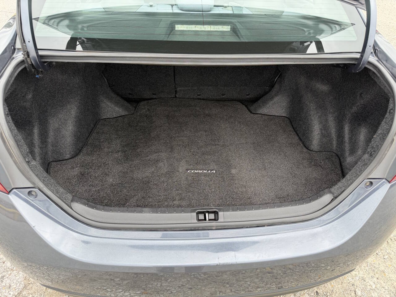Used 2014 Toyota Corolla LE FWD image 17