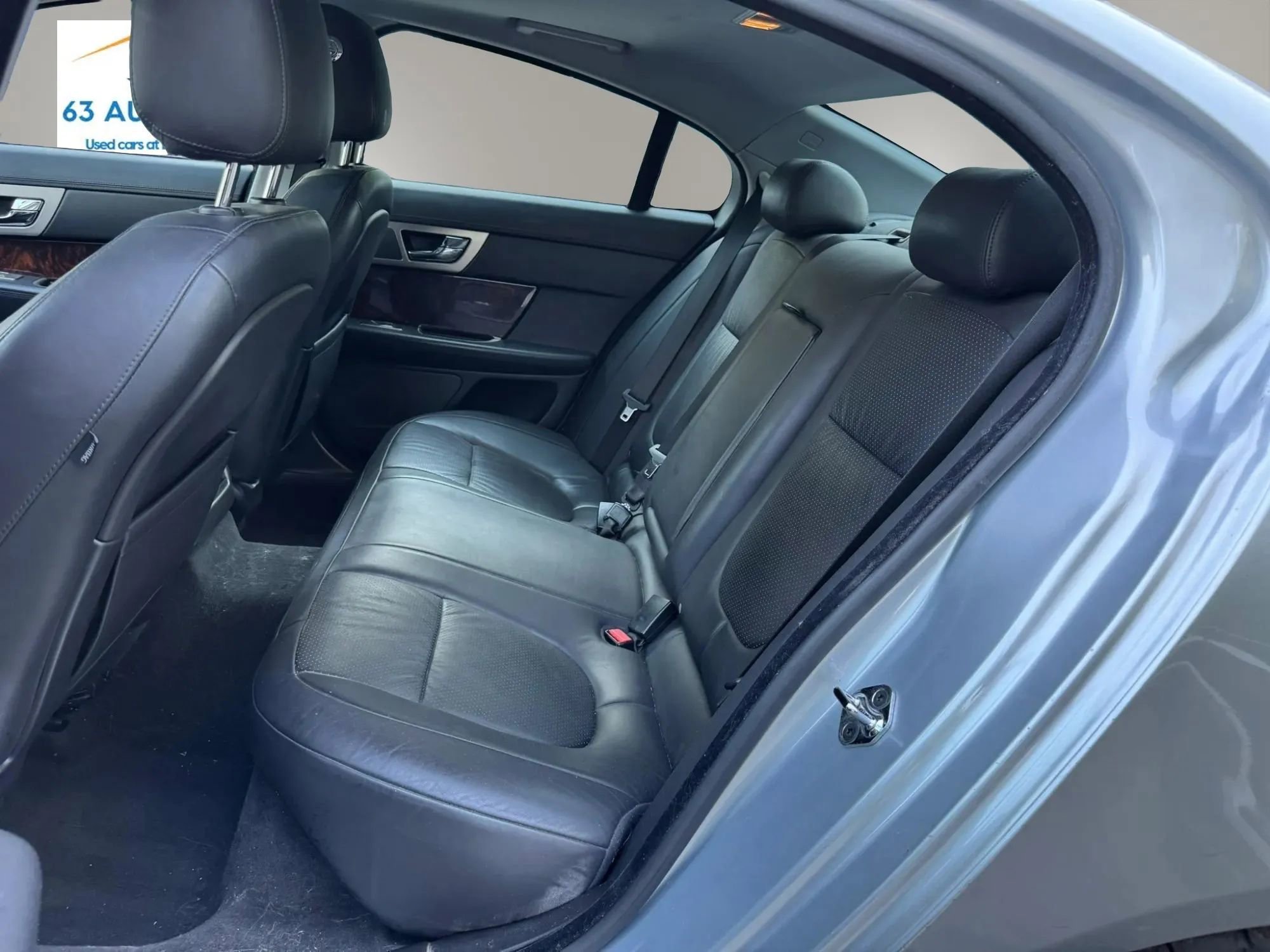 Used 2011 Jaguar XF Premium RWD image 22