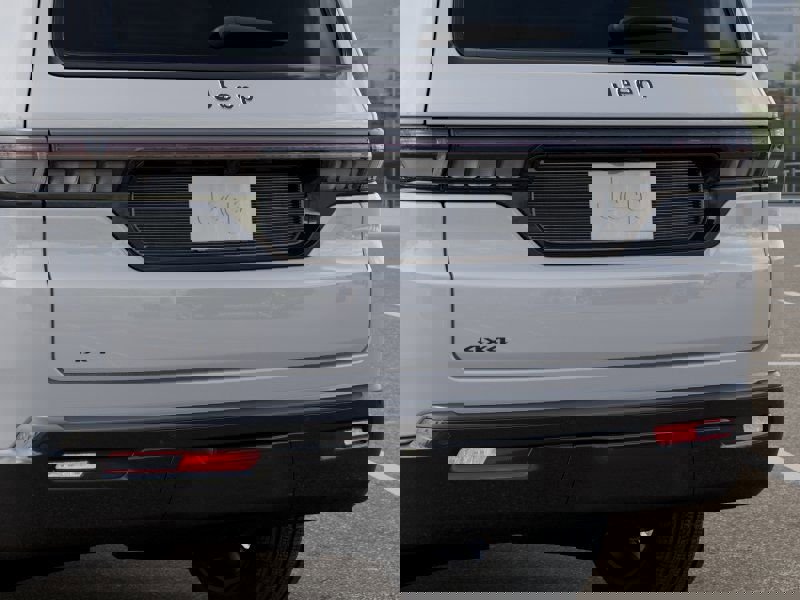 New 2026 Jeep Grand Wagoneer Summit image 13