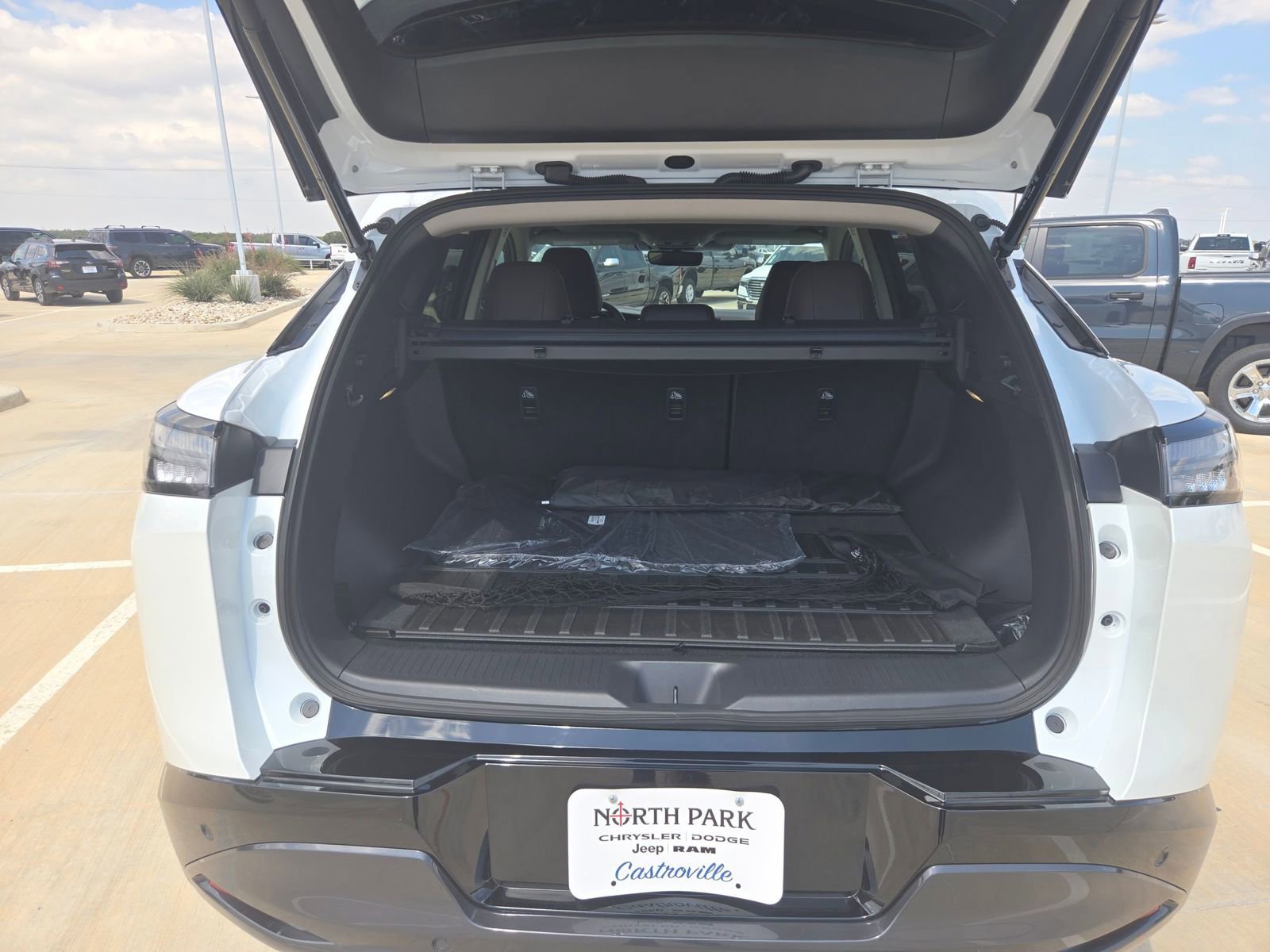 Used 2025 Nissan Murano Platinum w/ Cargo Package image 16