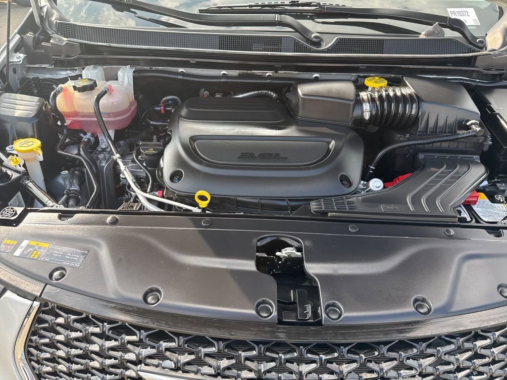 Used 2024 Chrysler Pacifica Limited image 25
