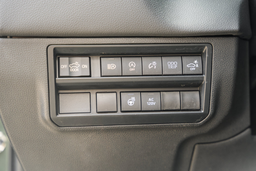 Used 2023 Toyota Tundra Limited AWD/4WD image 40