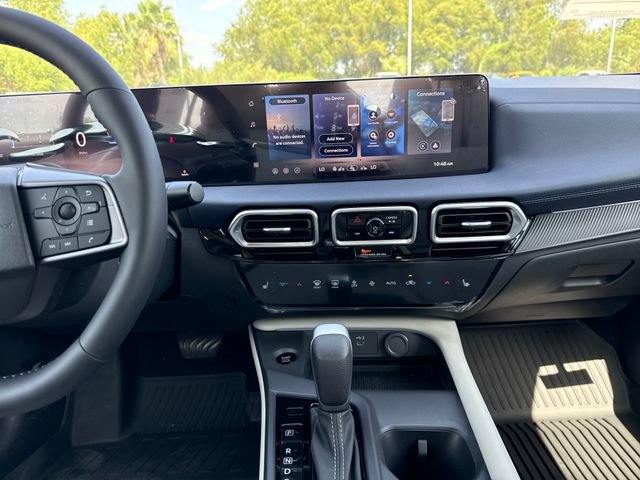 New 2026 Nissan Sentra SL w/ Floor Mat Package FWD image 19