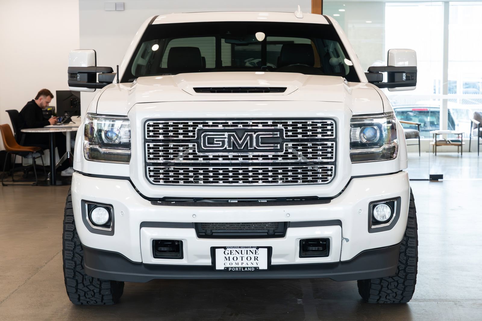 Used 2018 GMC Sierra 2500 Denali w/ Duramax Plus Package image 2
