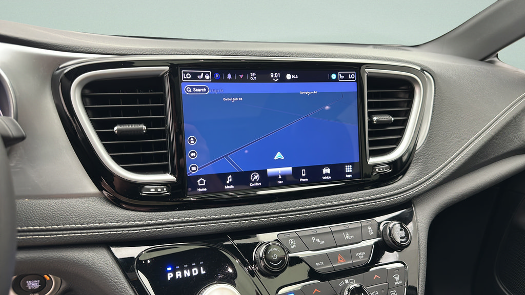 Used 2025 Chrysler Pacifica Limited FWD image 19