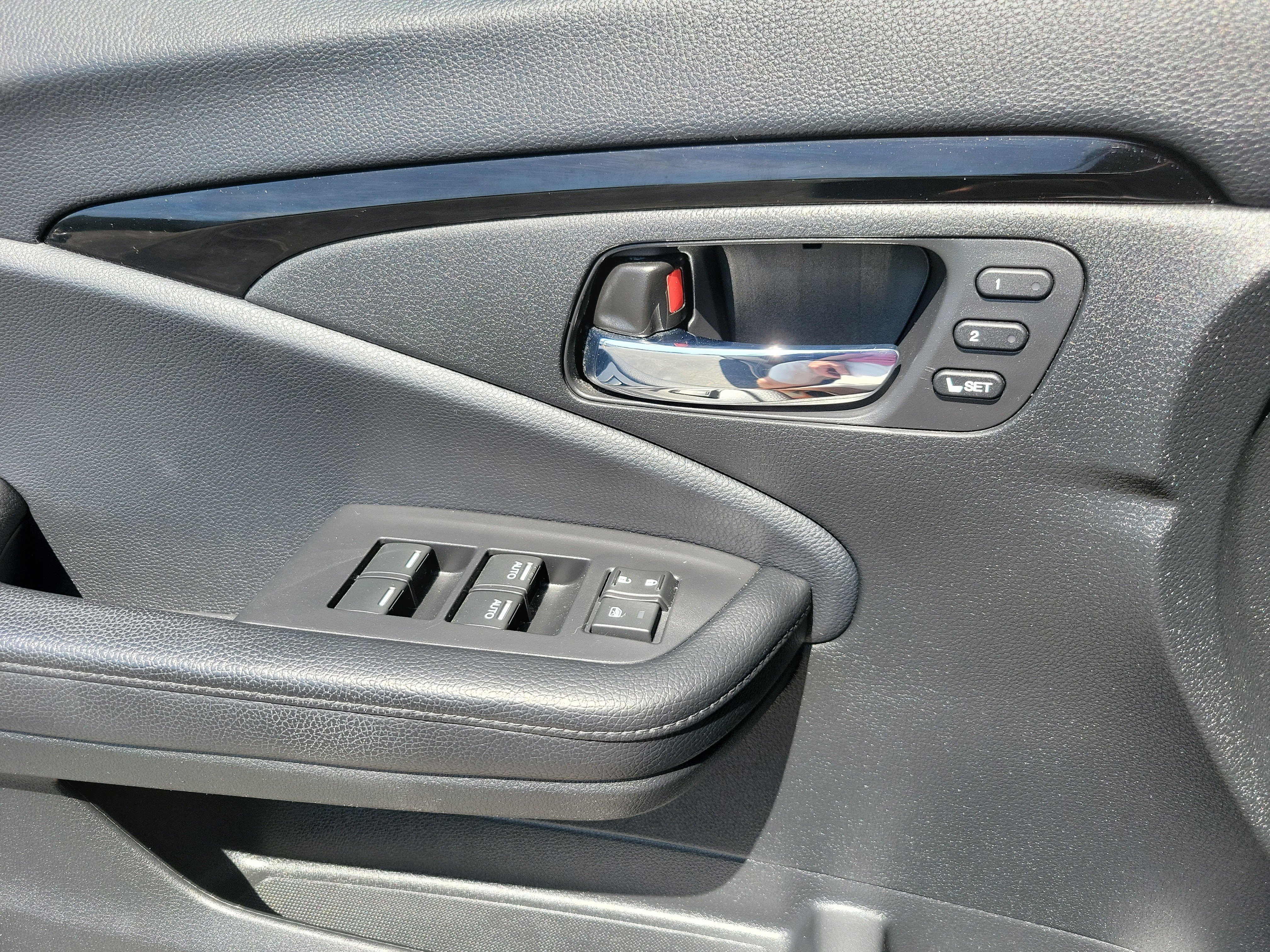 Used 2017 Honda Pilot Elite image 8