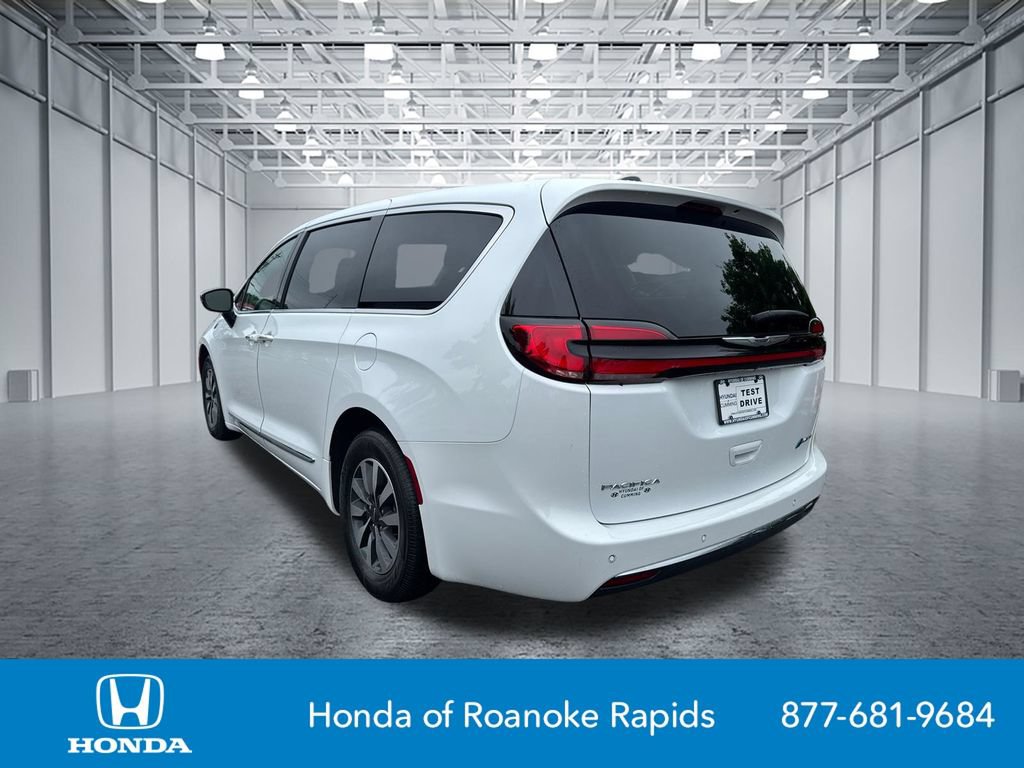Used 2023 Chrysler Pacifica Limited FWD image 5