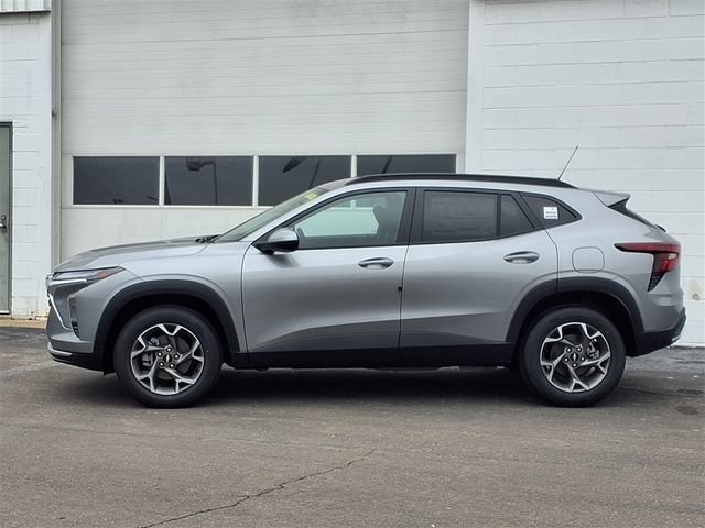 New 2026 Chevrolet Trax LT w/ LT Convenience Package FWD image 2