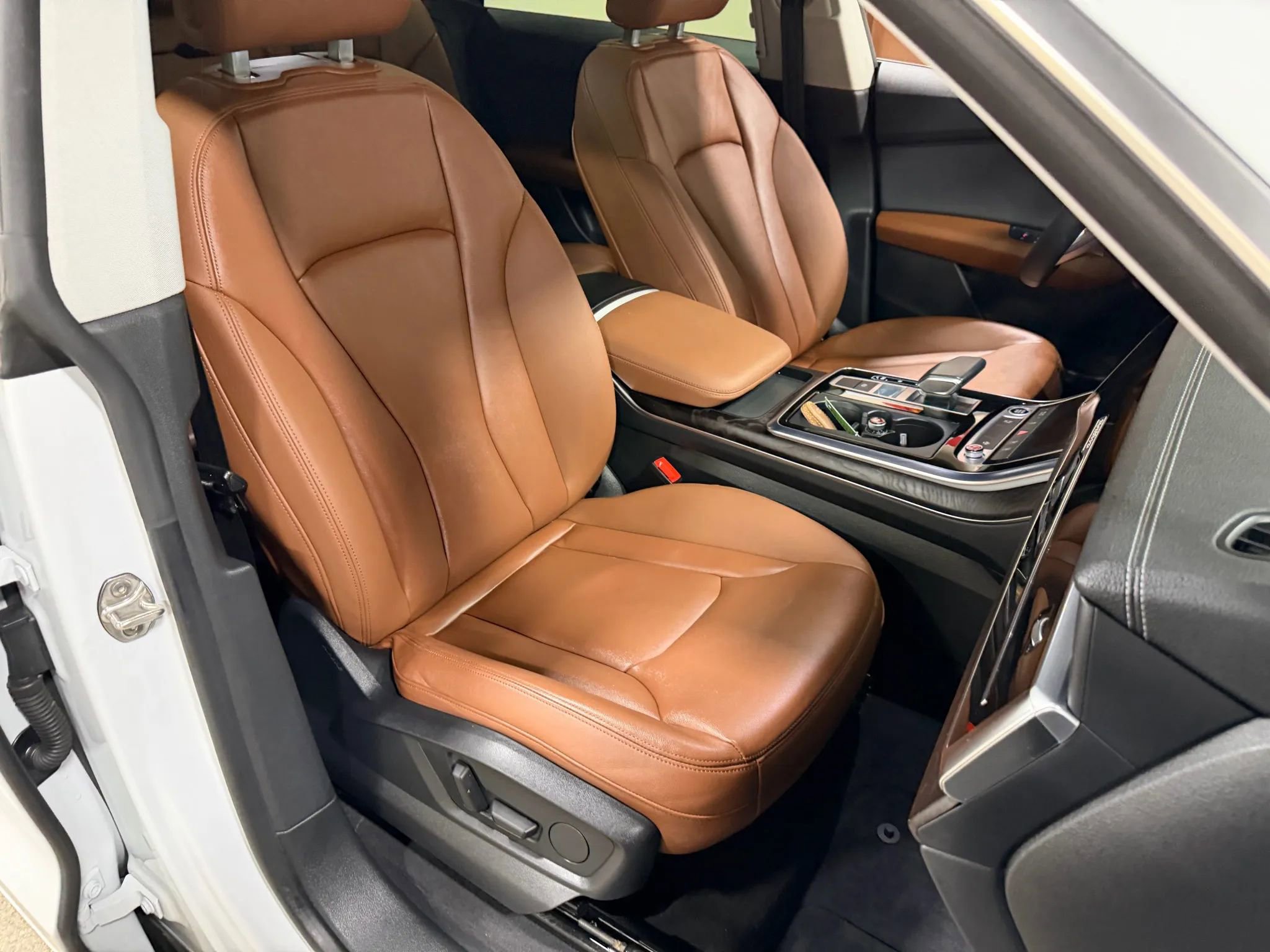 Used 2023 Audi Q8 Premium w/ Convenience Package image 42