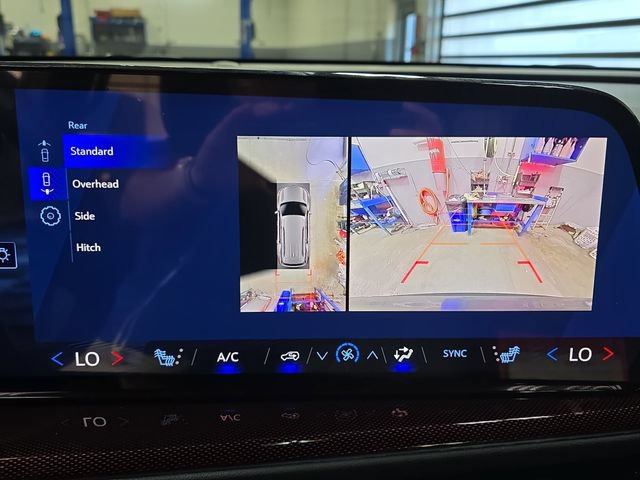 New 2026 Chevrolet Traverse Z71 w/ Enhanced Driving Package AWD/4WD image 28