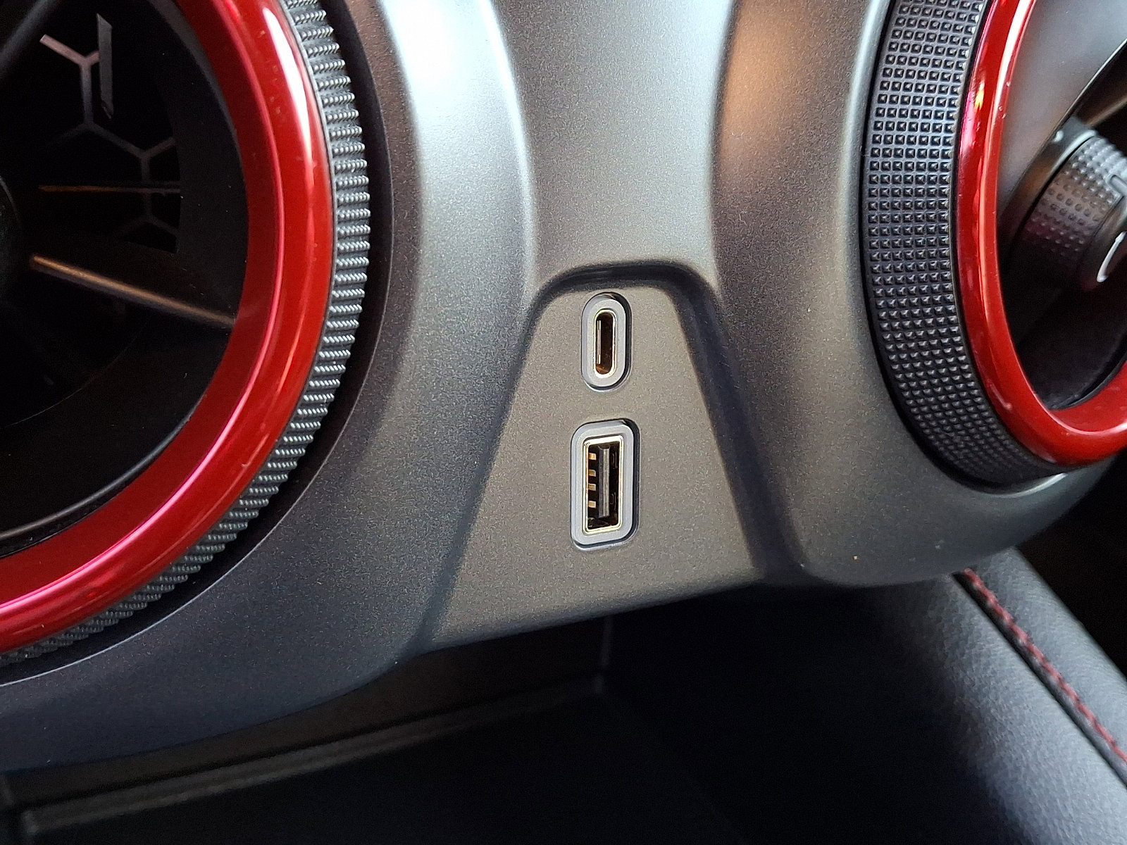 Used 2022 Chevrolet Blazer RS w/ Enhanced Convenience Package image 24