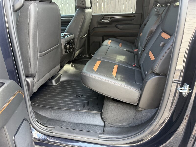 Used 2024 GMC Sierra 2500 AT4 w/ AT4 Preferred Package AWD/4WD image 26