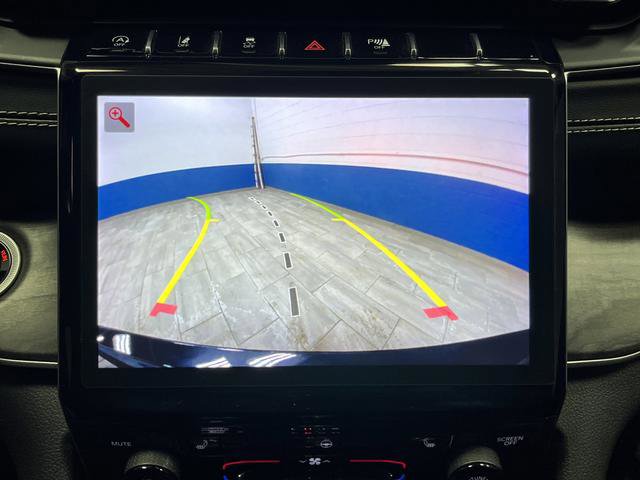 Used 2022 Jeep Grand Cherokee Limited image 11