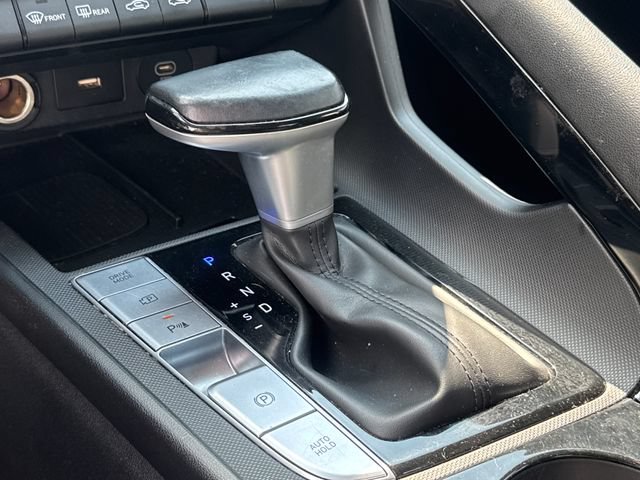 Used 2024 Hyundai Elantra Limited FWD image 15