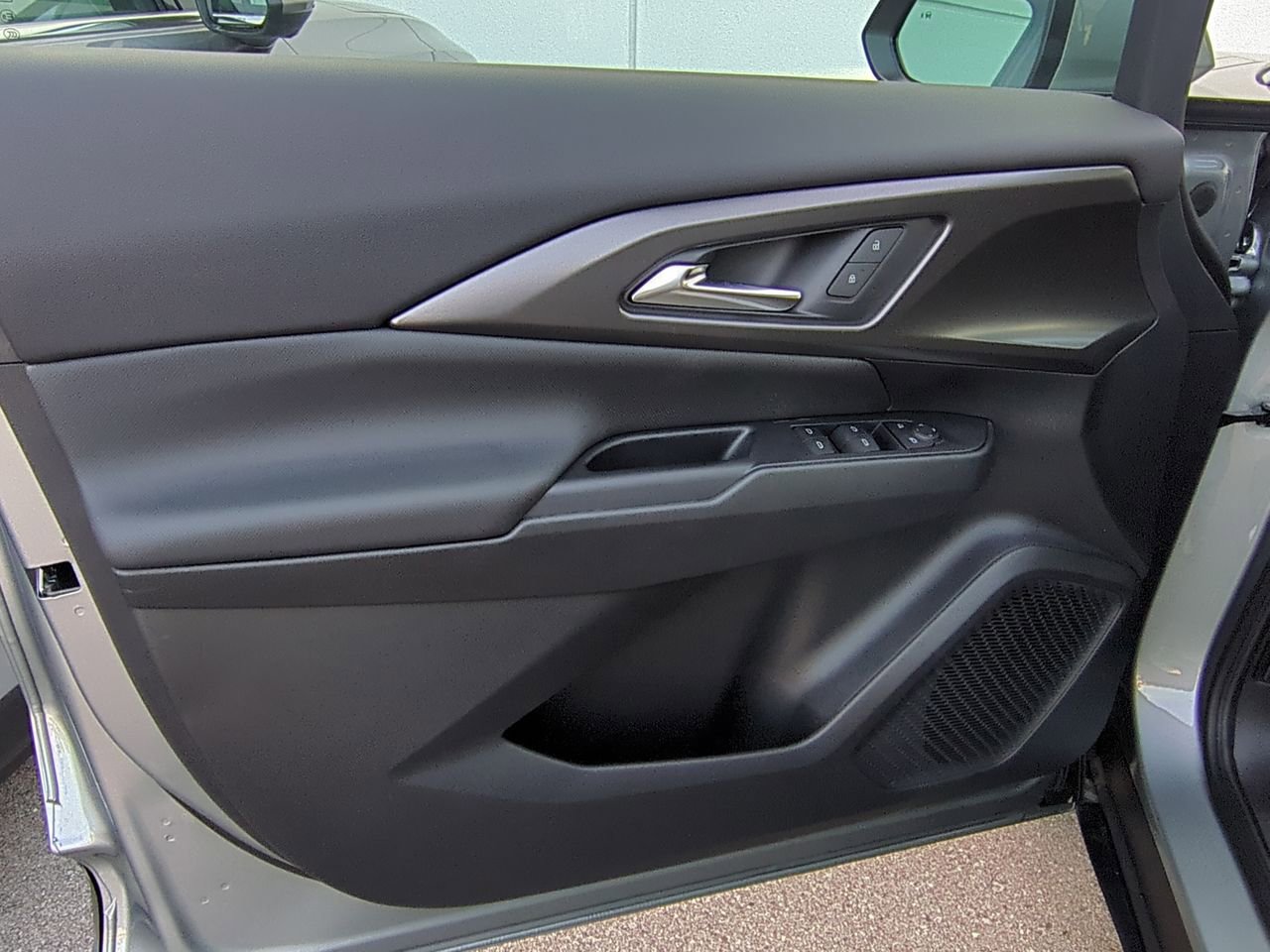 New 2026 Chevrolet Equinox EV LT FWD image 22