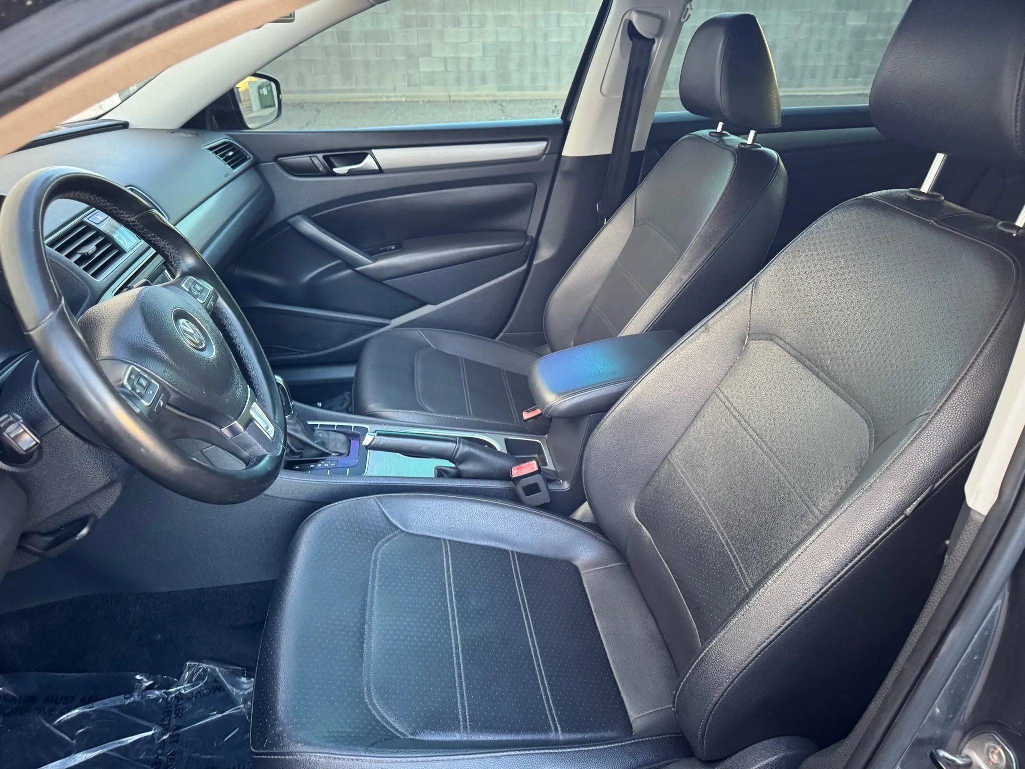 Used 2014 Volkswagen Passat TDI SE FWD image 11